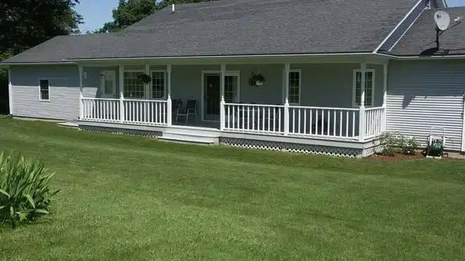 Roofing Shingles Vs. Metal: 7 Key Differences Explained